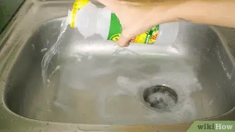 Image intitulée Clean Your Sink with Baking Soda Step 4