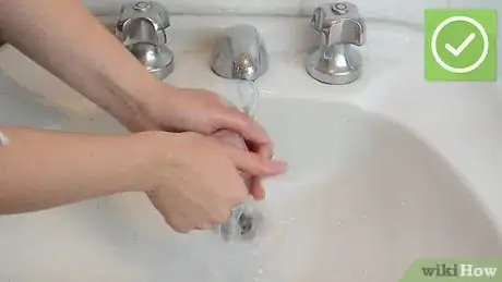 Image intitulée File Your Nails Step 1