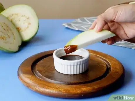 Image intitulée Eat Guava Step 7