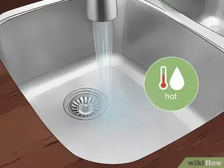 Image intitulée Unclog a Main Sewer Line Without a Snake Step 2