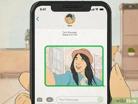 Image intitulée Get Attention from a Guy over Text Step 10