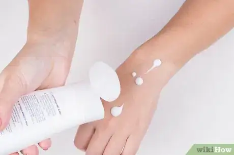 Image intitulée Remove the Smell of Bleach from Your Hands Step 9