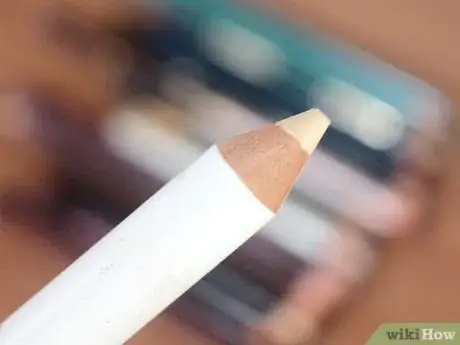 Image intitulée Do Eye Makeup for Blue Eyes Step 13