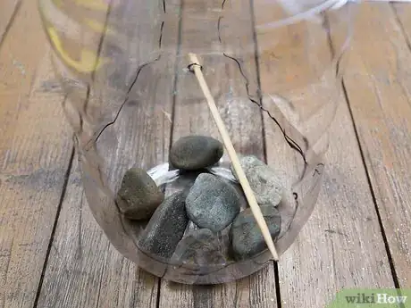 Image intitulée Build a Milk Jug Bird Feeder Step 8