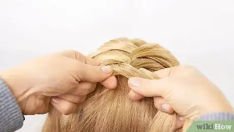 Image intitulée Do a Waterfall French Braid Step 21