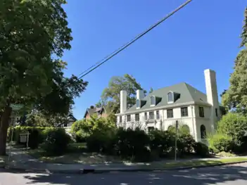 500 Block West Sumner looking northwest