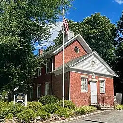Mount Vernon School, listed on the NRHP
