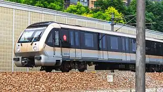 A line 10 train approaching Xiaohang station