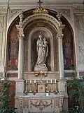 Statue de la Vierge à l'enfant, écrasant le serpent