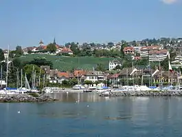 Pully lake front
