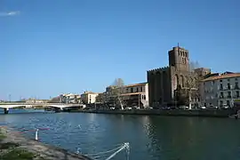 Agde - the river and the Saint-Étienne d'Agde cathedral.