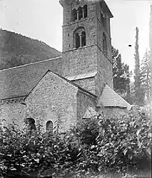 The church of Saint-Jean-Baptiste in Mayres, at the start of the 20th century