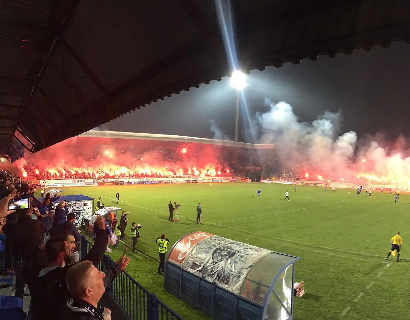 Petrović managing Željezničar at Grbavica Stadium in April 2017