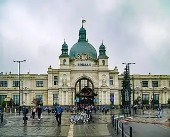 Lviv railway station by Władysław Sadłowski (1899–1904)