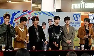 Snuper at an autograph event at Lotte Mall in Gimpo, October 2018.Left to right: Taewoong, Suhyun, Sangil,  Woosung, Sangho, and Sebin