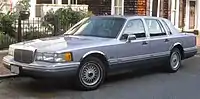 1993-1994 Lincoln Town Car Signature Series