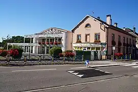 The town hall and school in Magnoncourt