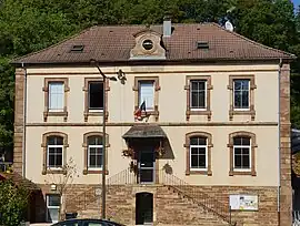 The town hall in Trémoins