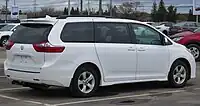 2020 Toyota Sienna LE (facelift)