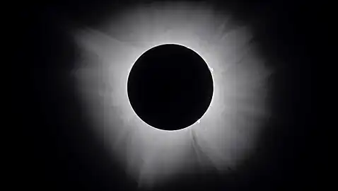 Composite image of totality over Canada reveals the stellar corona