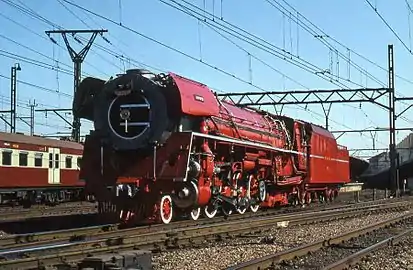 SAR-rebuilt Red Devil no. 3450, shortly after being rebuilt to the only Class 26, Pretoria, 25 April 1981