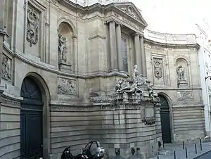 The Fontaine des Quatre-Saisons (1774) was monumental, but its tiny spouts provided little water