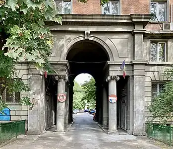 Stalinist Ionic columns of the Colonels' Quarter (Șoseaua Panduri no. 60-62), Bucharest, 1950–1960, by I.Novițchi, C.Ionescu, C.Hacker and A.Șerbescu