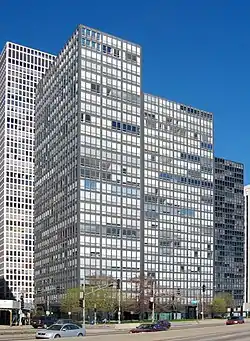 860-880 Lakeshore Drive with surrounding roads and buildings