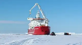 S. A. Agulhas II offloading the EDEN-ISS Antarctic greenhouse at  Neumayer Station III