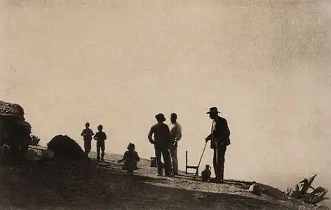 Group on a Hill Road - Granada, by J. Craig Annan. Camera Work No 45, 1914