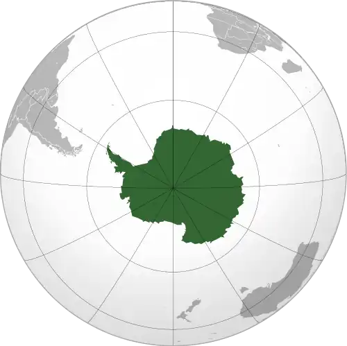 This map uses an orthographic projection, near-polar aspect. The South Pole is near the center, where longitudinal lines converge.