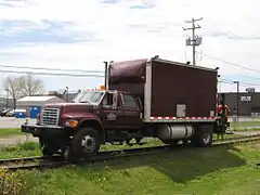 1997 F800 crew cab (rail-service truck)