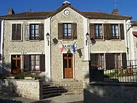 The town hall in Autouillet