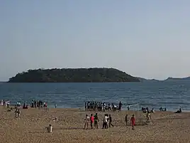 Bat's Island (Pequeno) seen from Baina Beach