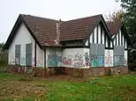 The old lodge on one of the main driveways.