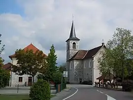 The town hall and church in Belmont-Tramonet