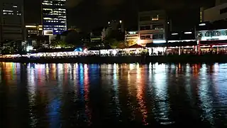 Night view of the restaurants and pubs that line the Singapore River