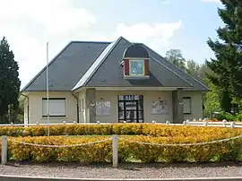 The town hall of Bonnières