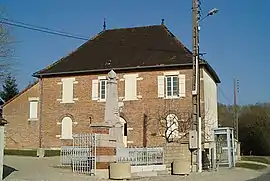 The town hall in Bousselange