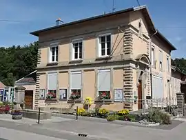 The town hall in Bréménil