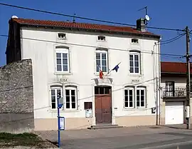 The town hall in Bralleville