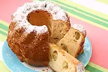 Bundt cake with grapes