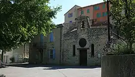 The village of Cabrières-d'Aigues