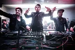 Cash Cash performing in 2014