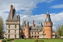 Château de Maintenon in the town center