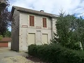 The town hall in Chaunac