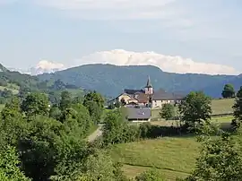 The church and surroundings in Puygros