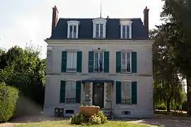 The town hall in Chevannes