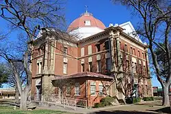 Clay County Courthouse in Henrietta