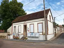 The town hall in Compigny